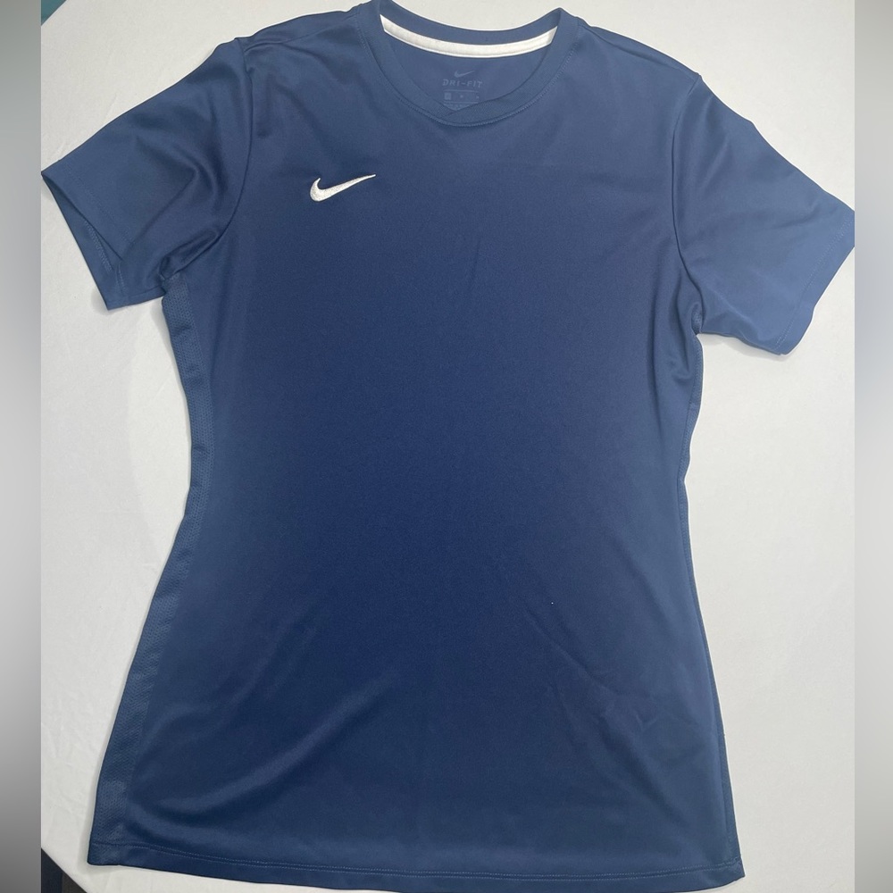Women Nike dri-fit T-shirt